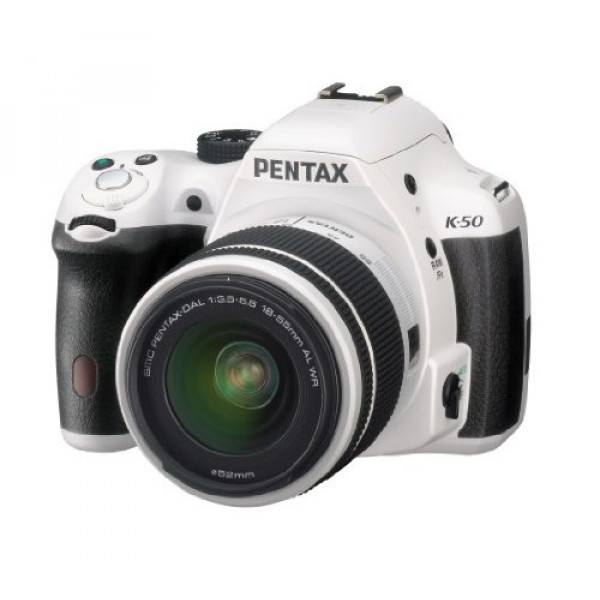 Pentax K 50 SLR-Digitalkamera (16 Megapixel, APS-C CMOS Sensor, 1080p, Full HD, 7,6 cm (3 Zoll) Display, Bildstabilisator) weiß inkl. Objektiv DA L 18-55 mm WR-37