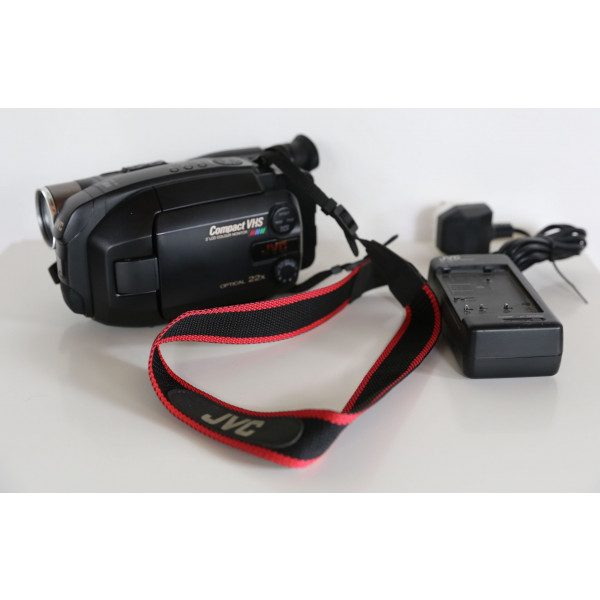 JVC GR-AXM 33E VHS-C Camcorder in schwarz-31