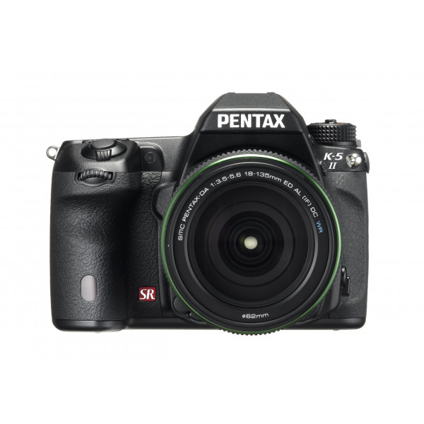 Pentax K-5 II Digital SLR-Kamera (16,3 Megapixel, 7,6 cm (3 Zoll) Display, LiveView, Safox X Autofokus, HDMI, USB 2.0) inkl. 18-135mm WR Kit-310