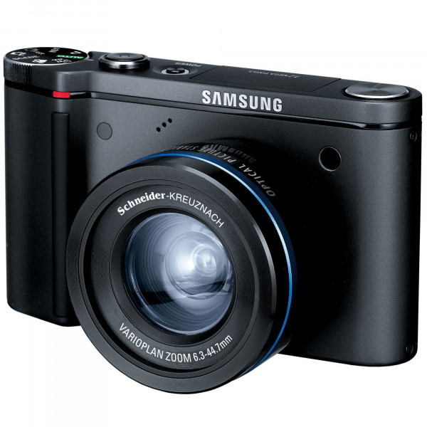 Samsung NV 7 Digitalkamera 7 Megapixel, 7fach opt. Zoom, 6,4 cm 2,5 Zoll Display 