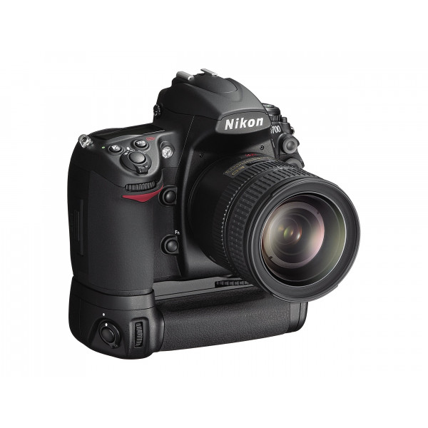 Nikon D700 SLR-Digitalkamera (12 Megapixel, Live View, Vollformatsensor) Kit inkl. Multifunktions-Batterie MB-D10-37