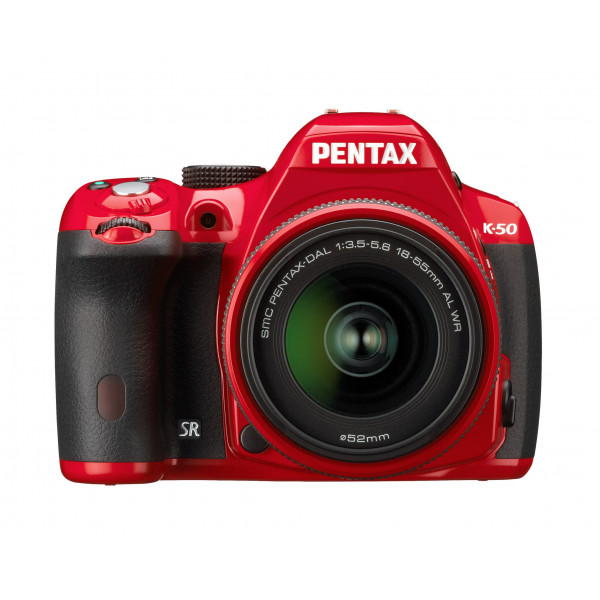 Pentax K 50 SLR-Digitalkamera (16 Megapixel, APS-C CMOS Sensor, 1080p, Full HD, 7,6 cm (3 Zoll) Display, Bildstabilisator) rot inkl. Objektiv DA L 18-55 mm WR-37