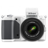 Nikon 1 V2 Systemkamera (14 Megapixel, 7,5 cm (3 Zoll) Display, Hybrid-Autofokus, superhochauflösender elektronischer Sucher, Full-HD Video) weiß Kit inkl. 10-30 mm VR Objektiv