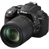 Nikon D5300 SLR-Digitalkamera (24,2 Megapixel, 8,1cm (3,2 Zoll) LCD-Display, Full HD, HDMI, WiFi, GPS, AF-System mit 39 Messfeldern) Kit inkl. AF-S DX 18-105 VR Objektiv schwarz