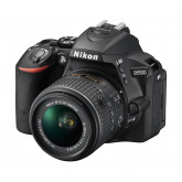 Nikon D5500 SLR-Digitalkamera (24 Megapixel, 8,1 cm (3,2 Zoll) Touchscreen-Display, bildstabilisiert, Full-HD-Video, Wi-Fi) Kit inkl. 18-55mm VR II Objektiv schwarz