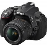 Nikon D5300 SLR-Digitalkamera (24,2 Megapixel, 8,1cm (3,2 Zoll) LCD-Display, Full HD, HDMI, WiFi, GPS, AF-System mit 39 Messfeldern) Kit inkl. AF-S DX 18-55 VR II Objektiv schwarz