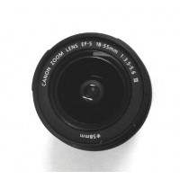 Canon Objektiv EF-S 18-55mm 1:3,5 5,6 III ,Bulk, Neu. Speziell für digitale EOS Kameras mit EF-S-Bjonett entwickeltes Zoom-Objektiv. Kompakt und leicht. Hohe Bildqualität bei allen Brennweiten. Optimierte Vergütungsschichten minimieren Streulicht und Re-22