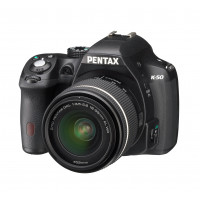 Pentax K 50 SLR-Digitalkamera (16 Megapixel, APS-C CMOS Sensor, 1080p, Full HD, 7,6 cm (3 Zoll) Display, Bildstabilisator) schwarz inkl. Objektiv DA L 18-55 mm WR-22