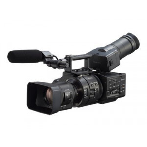 NEX-FS700RH NXCAM-Camcorder mit SELP18200-22