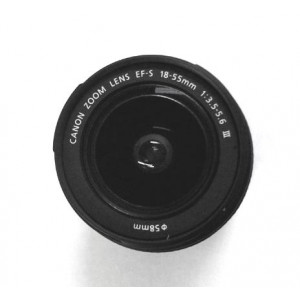 Canon Objektiv EF-S 18-55mm 1:3,5 5,6 III ,Bulk, Neu. Speziell für digitale EOS Kameras mit EF-S-Bjonett entwickeltes Zoom-Objektiv. Kompakt und leicht. Hohe Bildqualität bei allen Brennweiten. Optimierte Vergütungsschichten minimieren Streulicht und Re-22