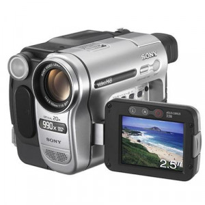 Sony CCD-TRV238 Hi8 Camcorder-21