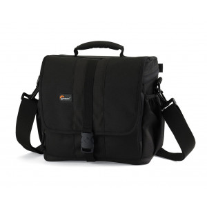 Lowepro Adventura 170 SLR-Kameratasche (für SLR mit angesetztem Standardobjektiv und 2 zusätzliche Objektive) schwarz-22