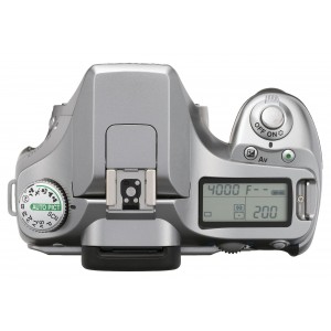 Pentax K200D SLR-Digitalkamera (10 Megapixel, Bildstabilisator) silber inkl. DA 18-55mm II-22