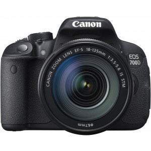 Canon EOS 700D SLR-Digitalkamera (18 Megapixel, 7,6 cm (3 Zoll) Touchscreen, Full HD, Live-View) Kit inkl. EF-S 18-135mm 1:3,5-5,6 IS STM-22